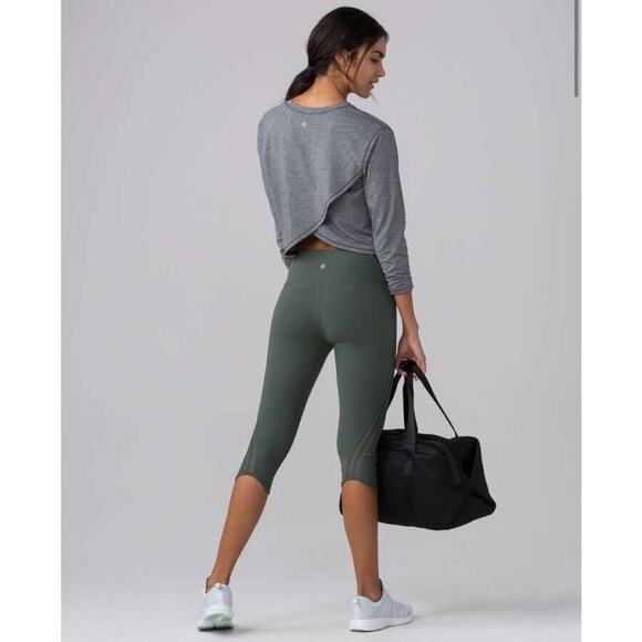 Lululemon Pushing Limits Long Sleeve Gray Top *LARGE Split Back Cropped EUC - Picture 8 of 8